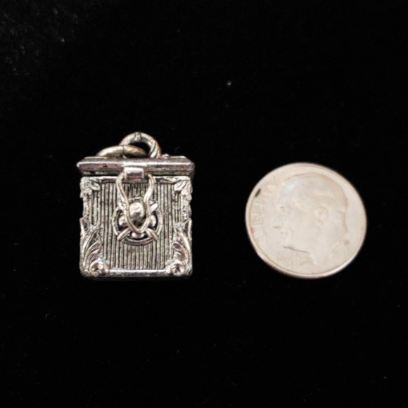Beaucoup Designs Aimez Treasure Box Charm - Picture 4 of 4